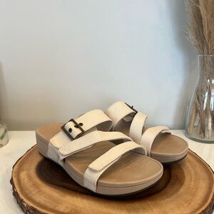 Vionic Women's Cream Sandals size 10